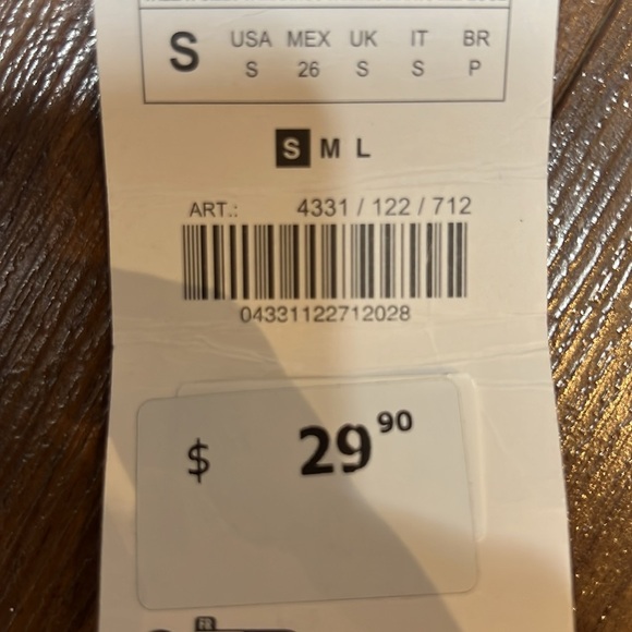 Zara - White Knit open back Halter top - Size small - Picture 3 of 3